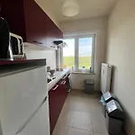 Cozy 2-Bedroom Apartement Within Walking Distance Of The Beach T62